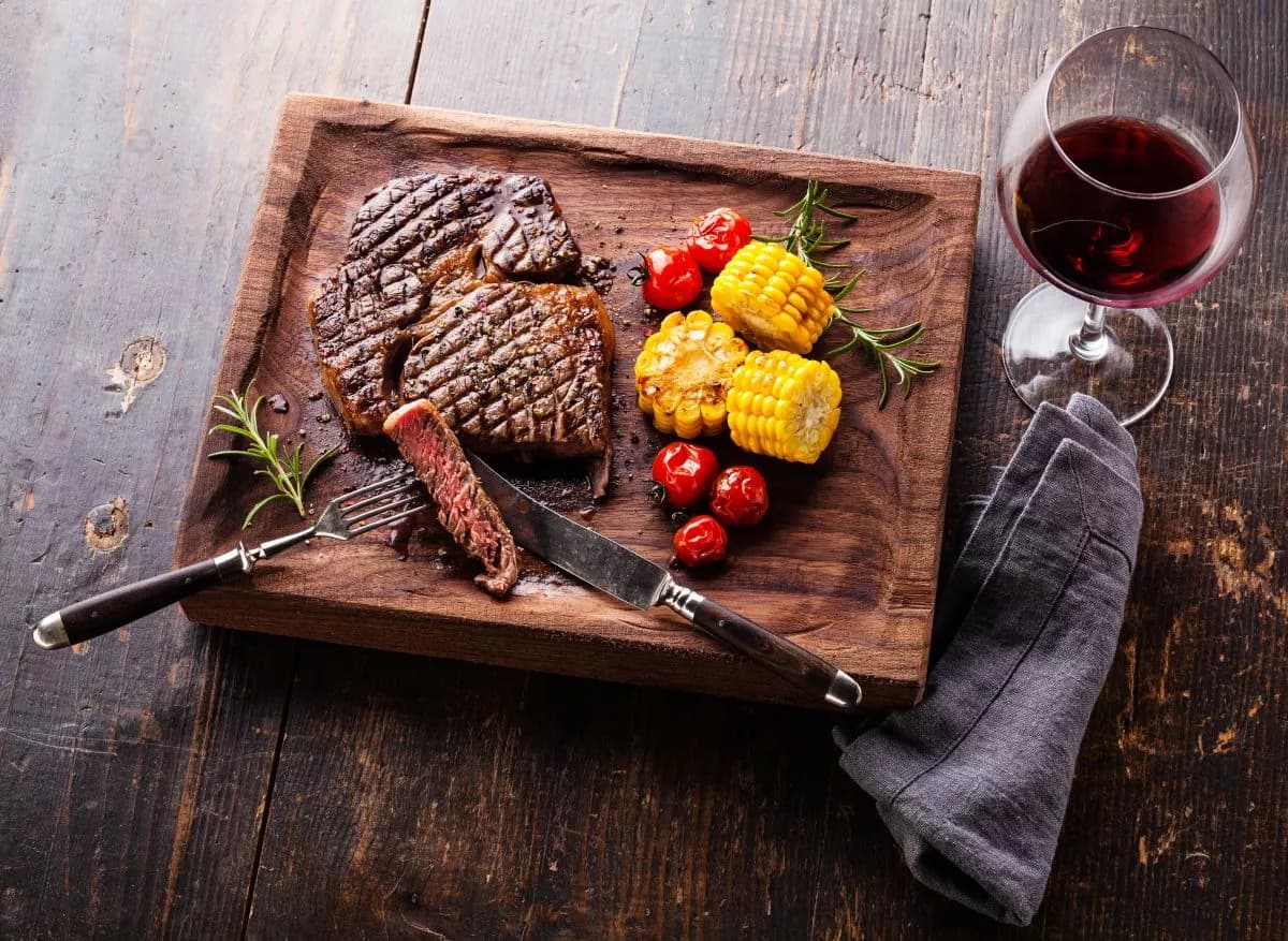# Asado perfecto, vino a la altura: tu guía definitiva de principio a fin 🔥🍷